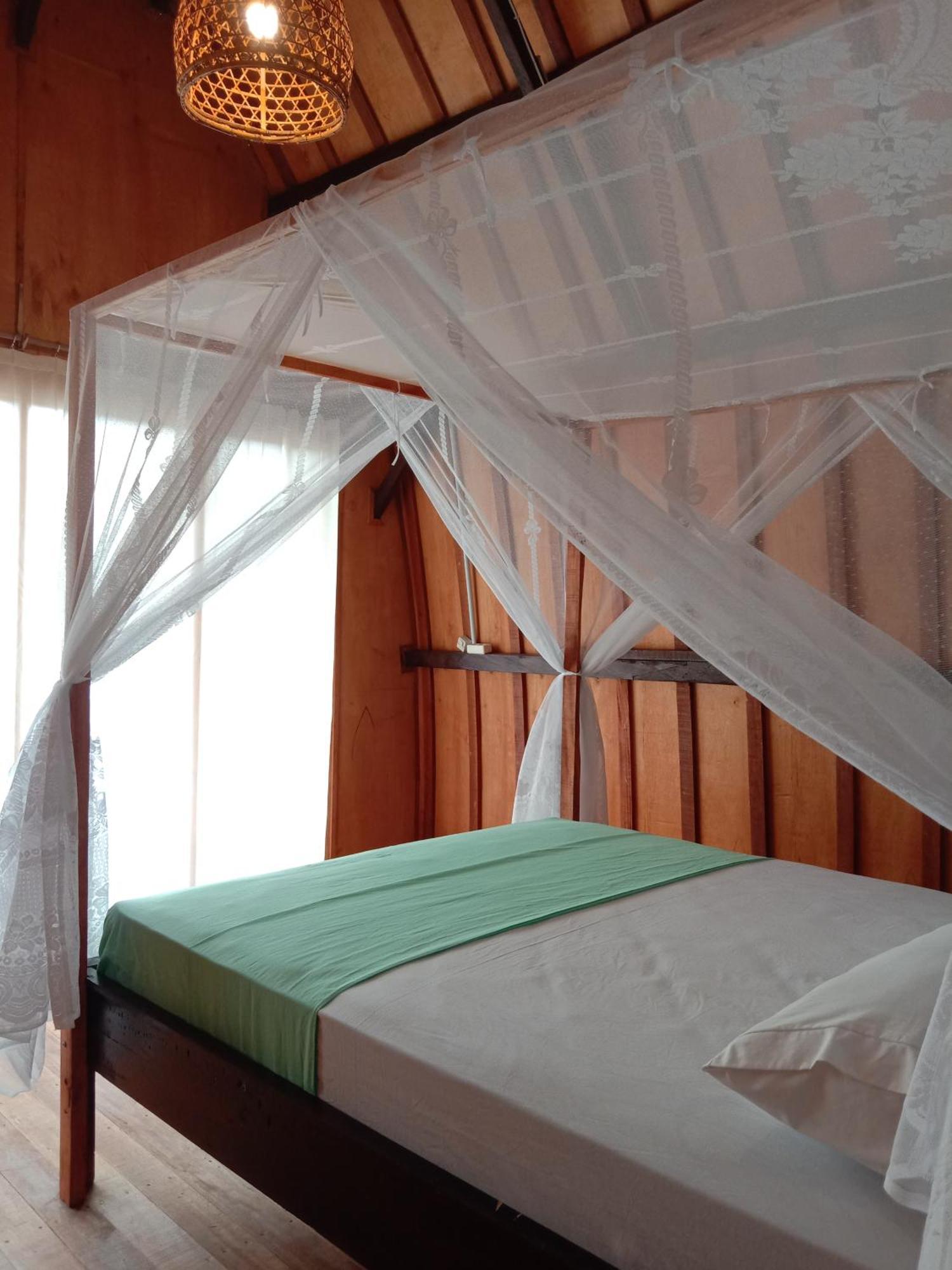 Jungle House - Surf & Stay ปูลูกาน ภายนอก รูปภาพ