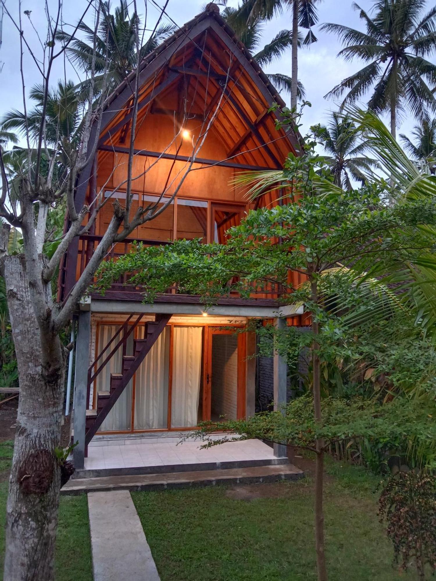 Jungle House - Surf & Stay ปูลูกาน ภายนอก รูปภาพ