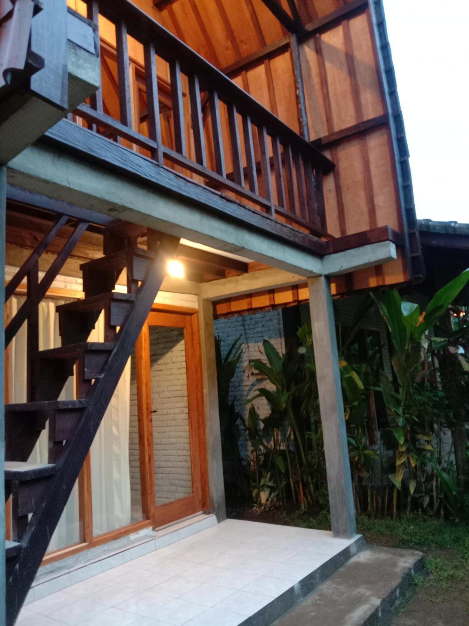 Jungle House - Surf & Stay ปูลูกาน ภายนอก รูปภาพ